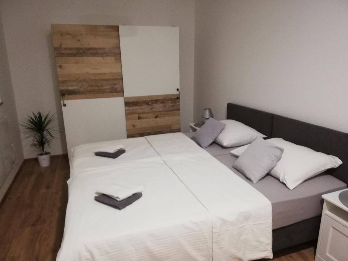 Guest House Lucija Buzin Kültér fotó