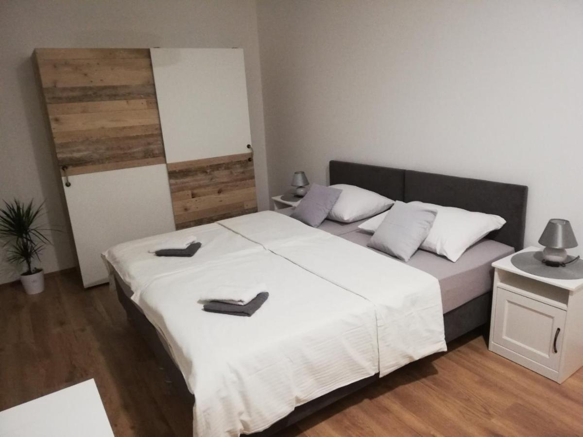 Guest House Lucija Buzin Kültér fotó