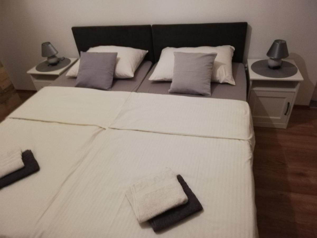 Guest House Lucija Buzin Kültér fotó
